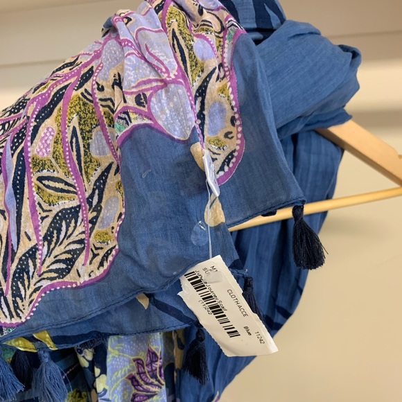 Scarf - Picture 2 of 3